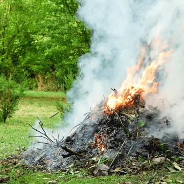 Vir slike: https://www.darlington.gov.uk/environmental-health/pollution/care-for-clean-air/garden-bonfires/  
